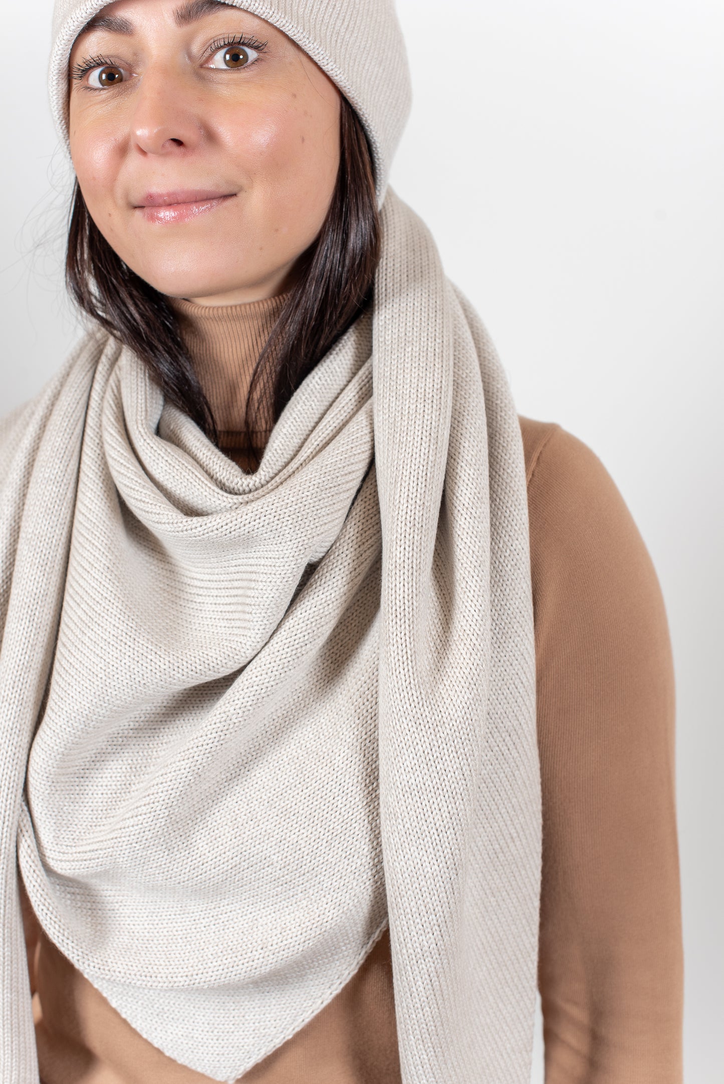Kaklaskarė ELEGANCE juoda